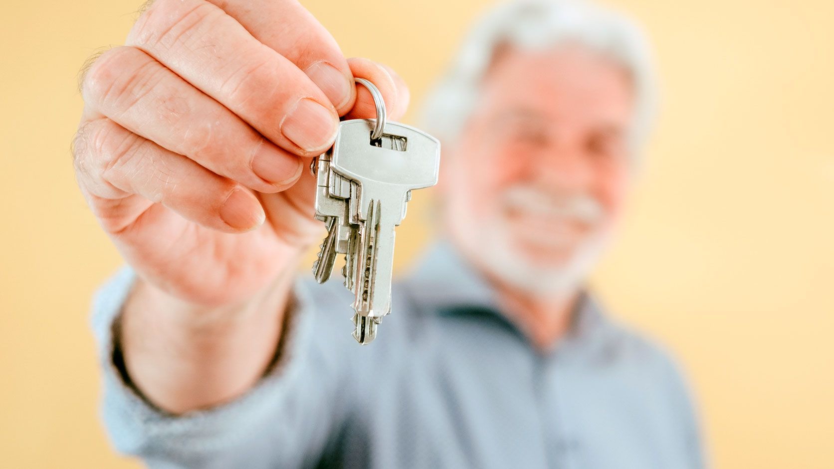 El sénior de alquiler, una vulnerabilidad invisible ante el encarecimiento de la vivienda 