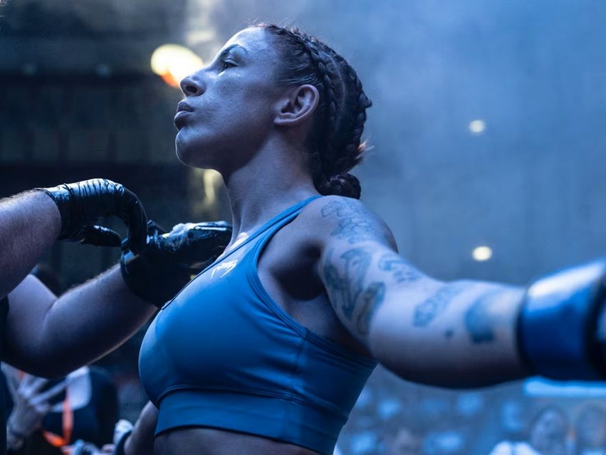 La luchadora Sara Viéitez, primera campeona de WOW fc en Sevilla en Artes Marciales Mixtas