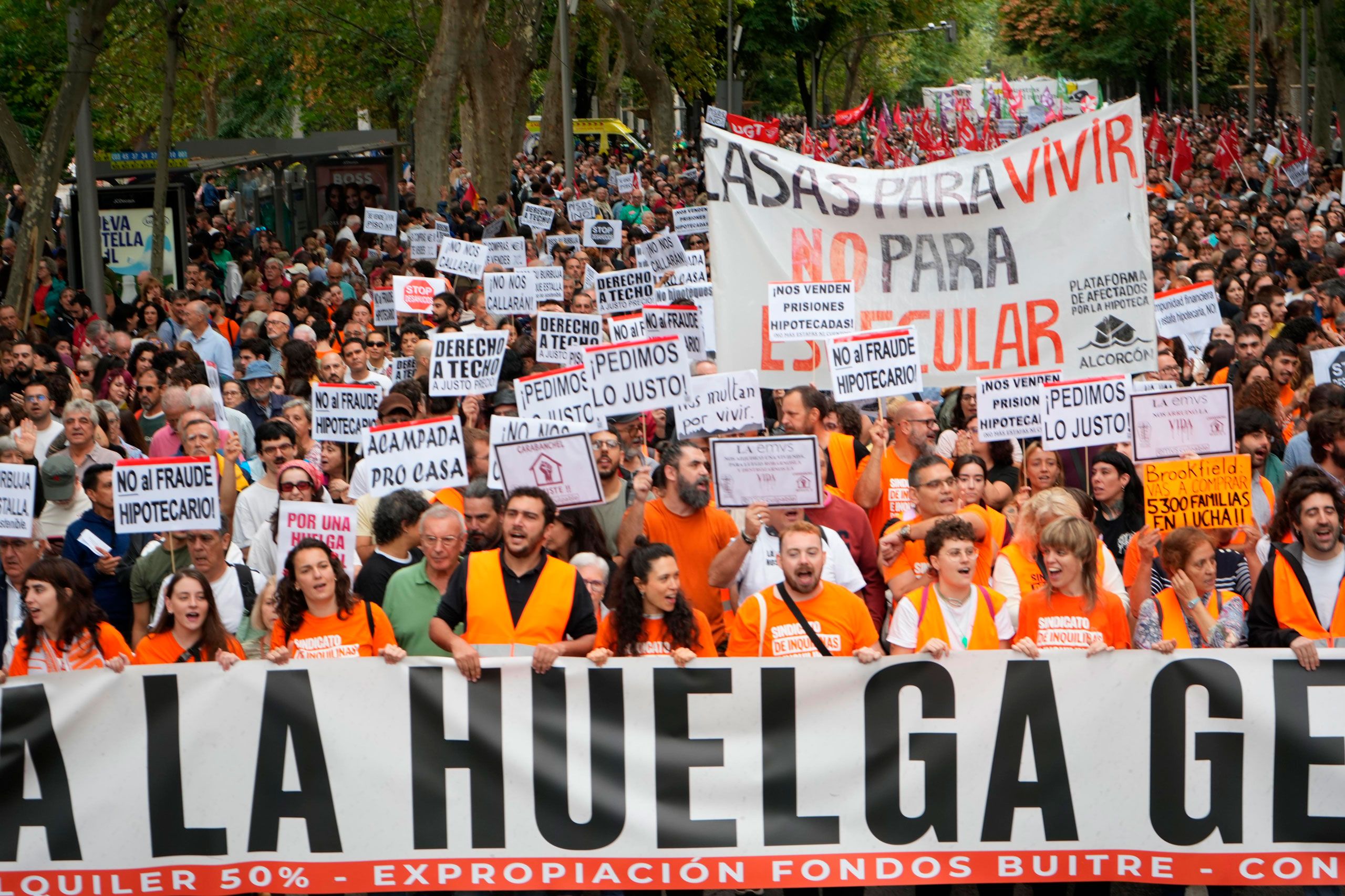 Manifestantes de vivienda, este sábado en Madrid, foto Agustín Millán