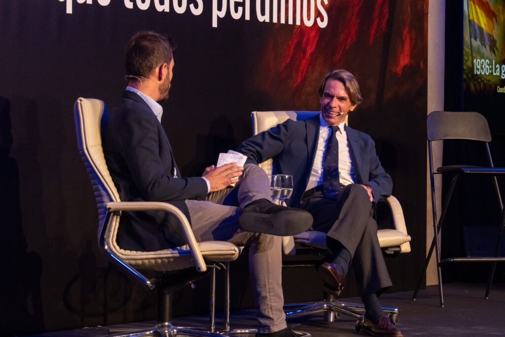Aznar predica concordia con el apocalipsis en la boca