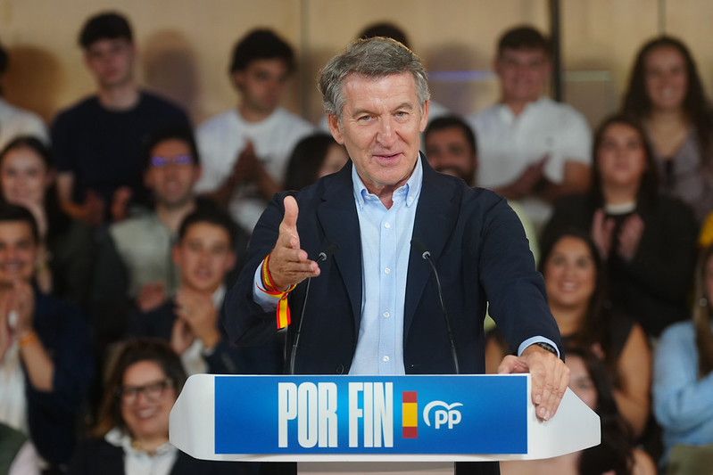 La ética según Feijóo llega siempre después del cálculo político