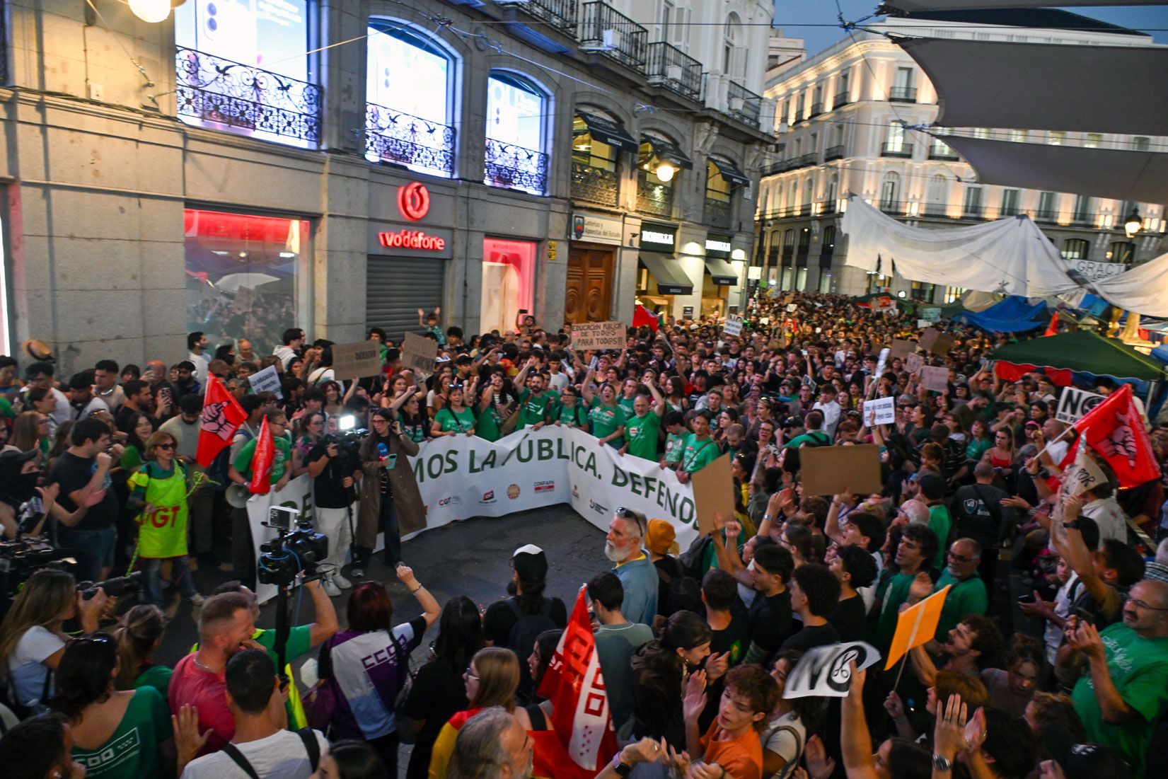 Manifestación por la huelga general de la enseñanza en Madrid contra Ayuso, foto Agustín Millán