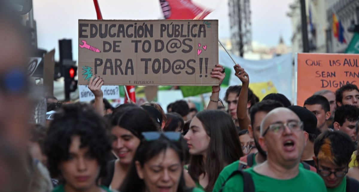 Manifestación por la huelga general de la enseñanza en Madrid contra Ayuso, foto Agustín Millán