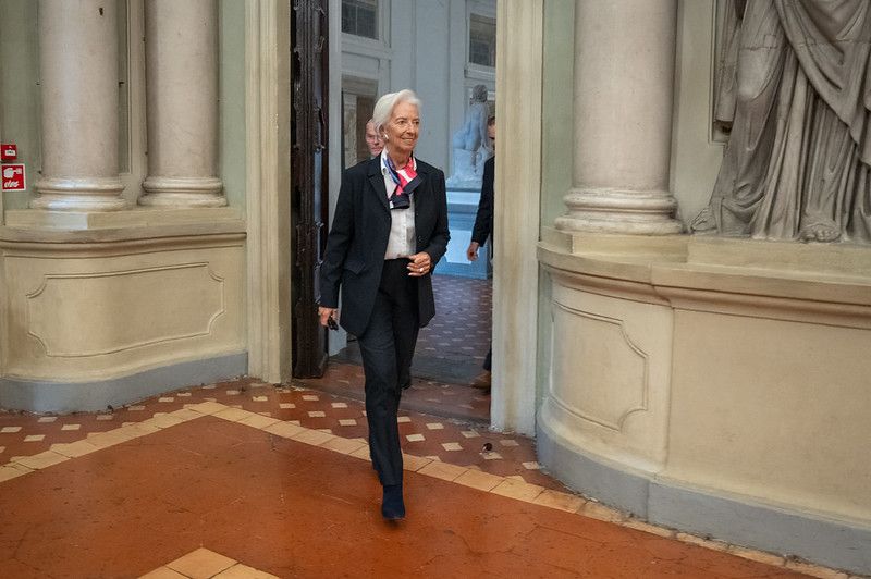 Lagarde Dimisión