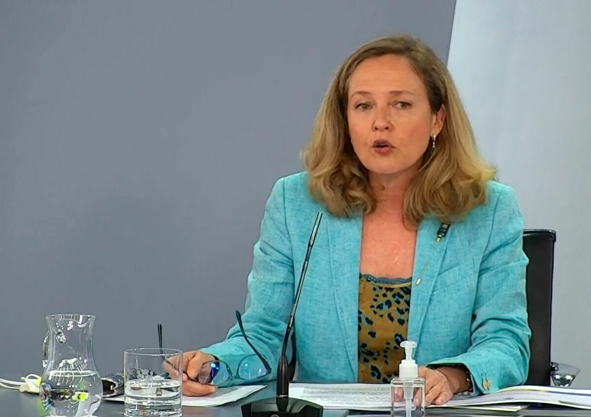 La vicepresidenta Calviño hoy en rueda de prensa tras el Consejo de Ministros