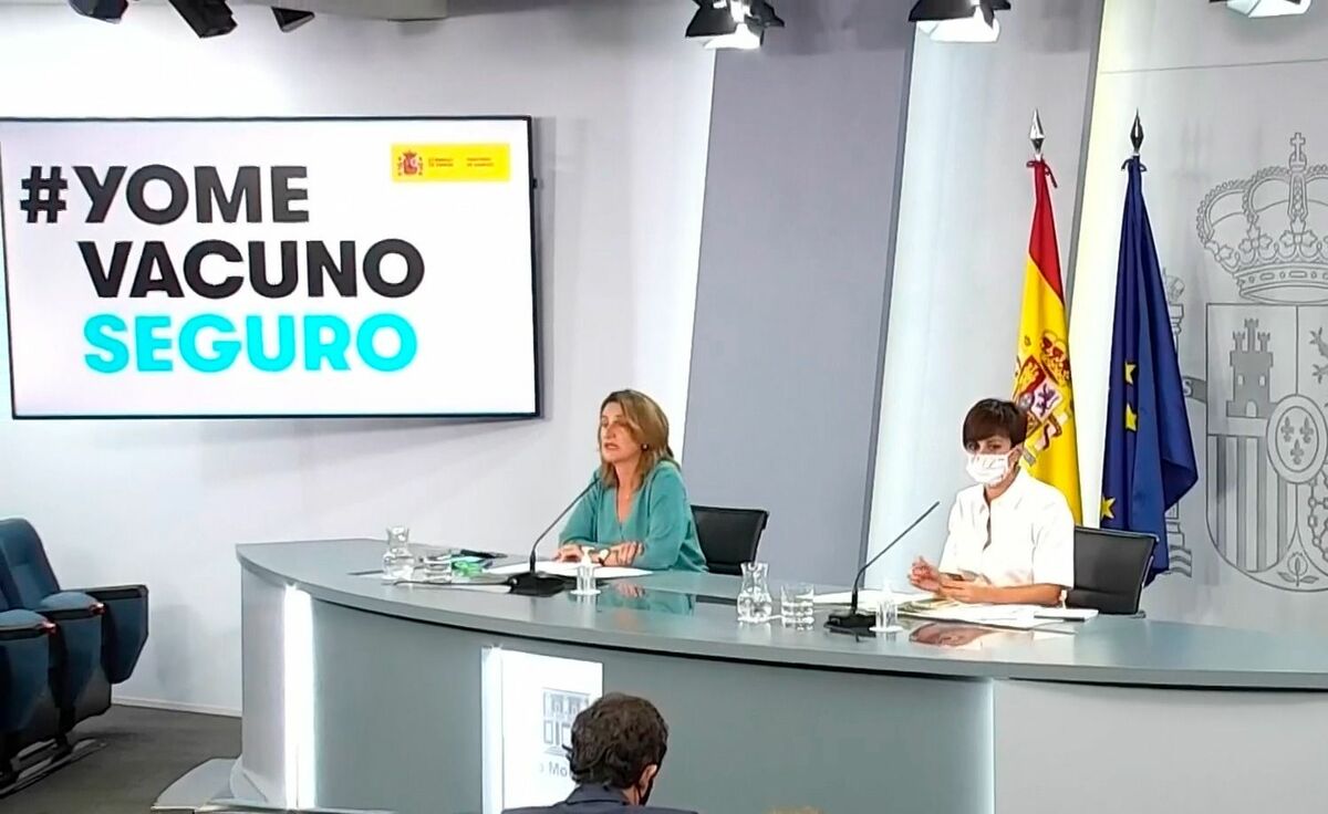 La ministra portavoz y la vicepresidenta Ribera tras el Consejo de Ministros.