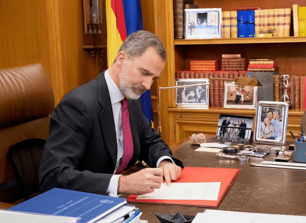 Adivinanza II. ¿En qué invertiría un buen millonario contra el derecho a robar de Felipe VI?