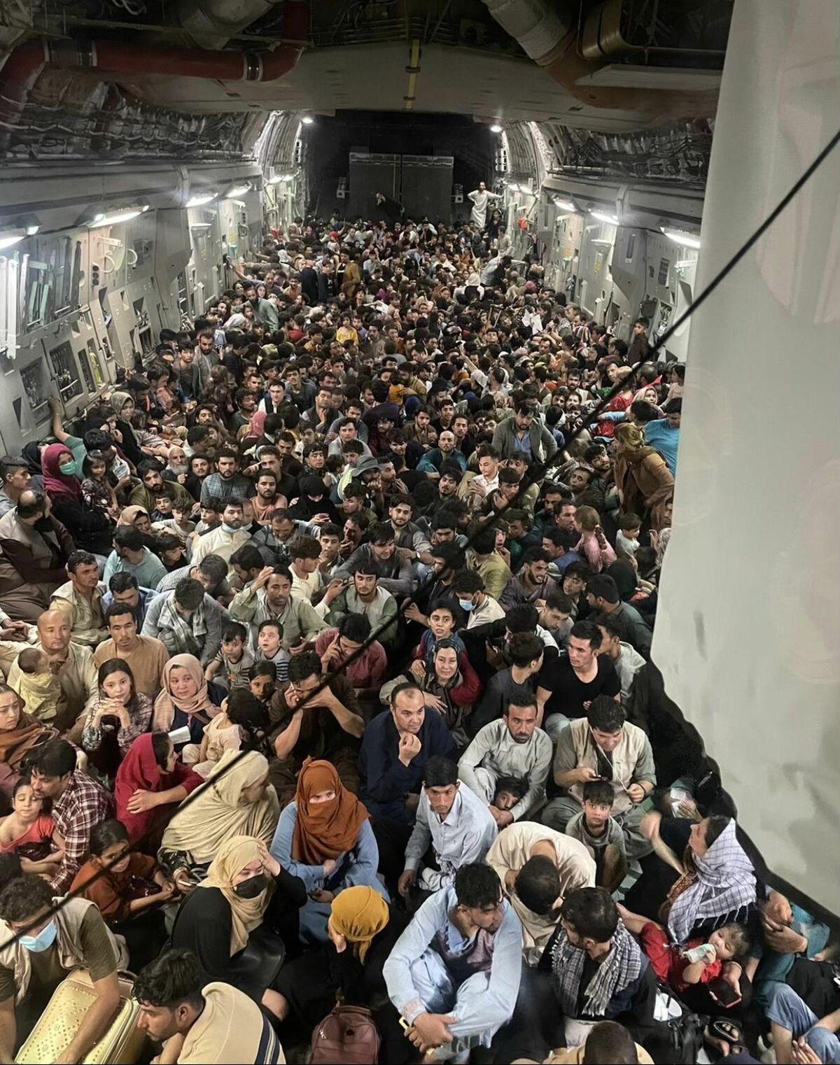 Avión con evacuados de Kabul