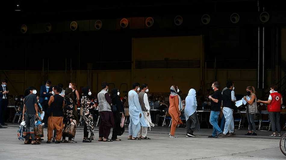 Refugiados afganos en la base de Torrejón de Ardoz.