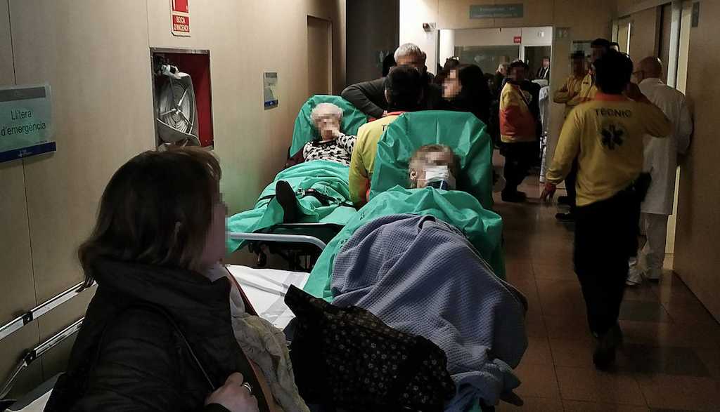 El colapso en las urgencias empieza a ser generalizado.