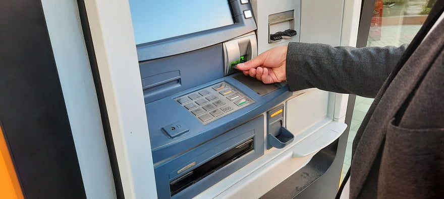 Europa obliga a la banca a devolver el dinero robado a sus clientes