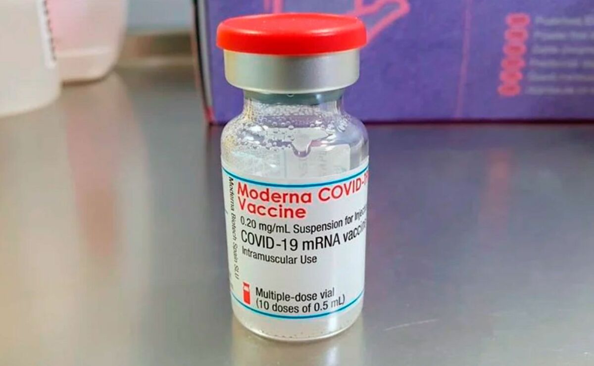 La-vacuna-de-Moderna-protege-un-25%-más-frente-a-la-Pfizer,-según-estudio