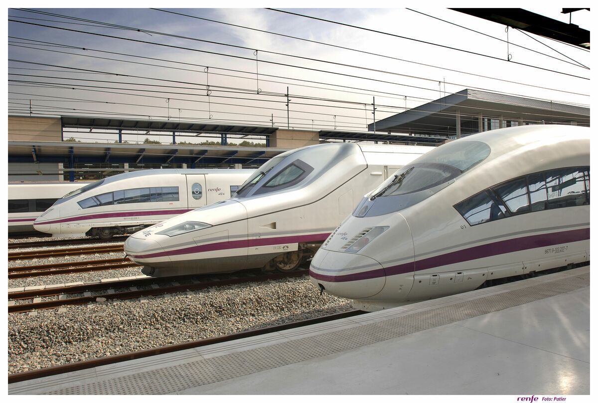 Renfe refuerza su servicio para el Puente de Mayo y cuida el medio ambiente