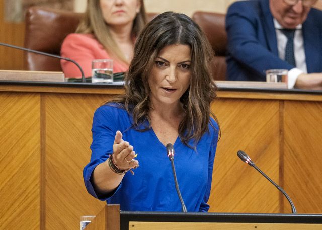 El declive de la política: Macarena Olona inicia la campaña en un puticlub