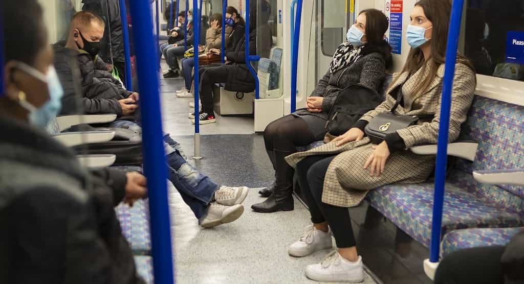 El uso de mascarillas deja de ser obligatorio en los medios de transporte portugueses.