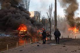 La guerra que Putin prolonga a conciencia golpea otra vez a Járkov