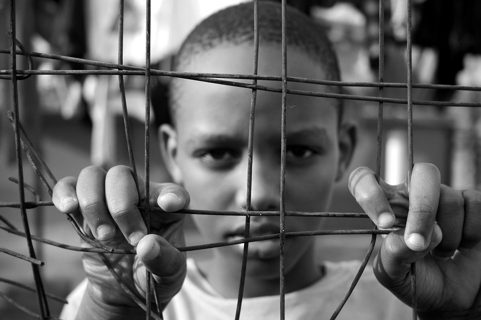 Las nuevas cadenas que nos esclavizan; son nuestro mayor tormento