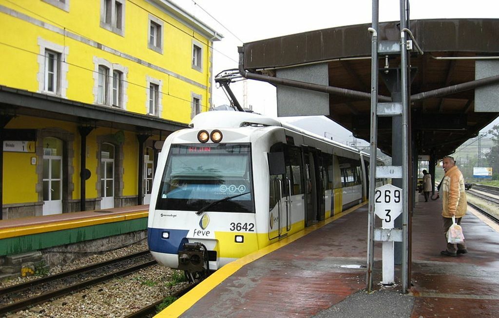 960px-FEVE_Train_in_Pravia