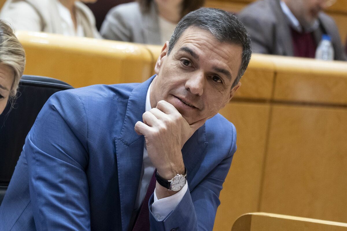 Sánchez desafía a Feijóo a debatir cada semana hasta las elecciones