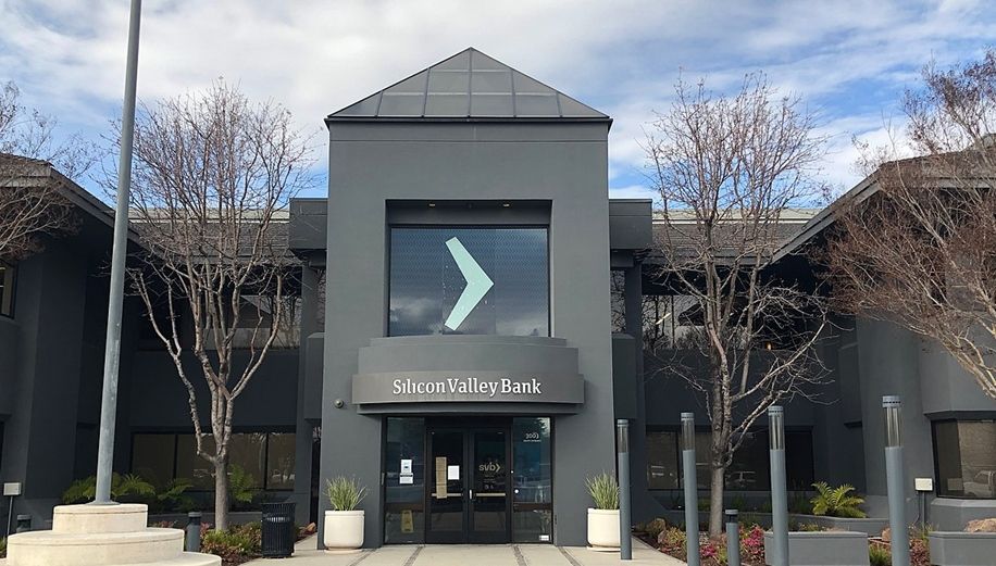 3003_West_Tasman_Drive_entrance_2,_Santa_Clara,_California