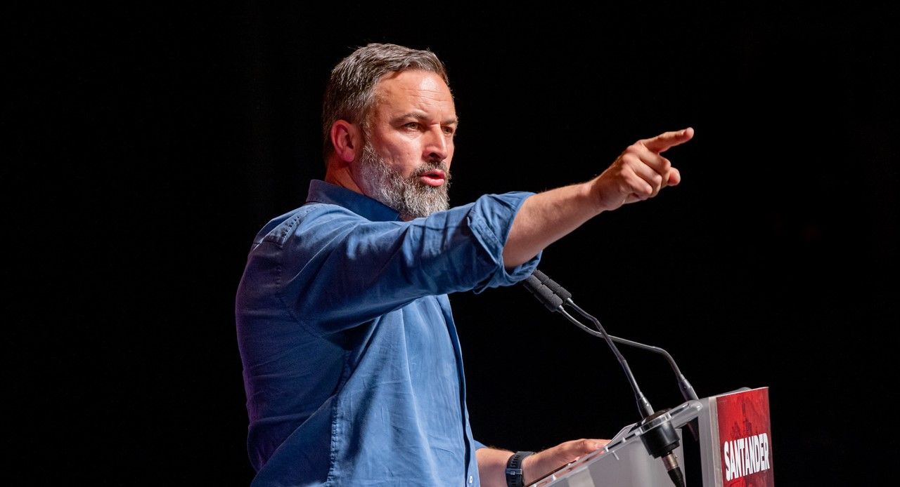 VOX y la ultraderecha vulneran la Ley de Partidos con su discurso de odio