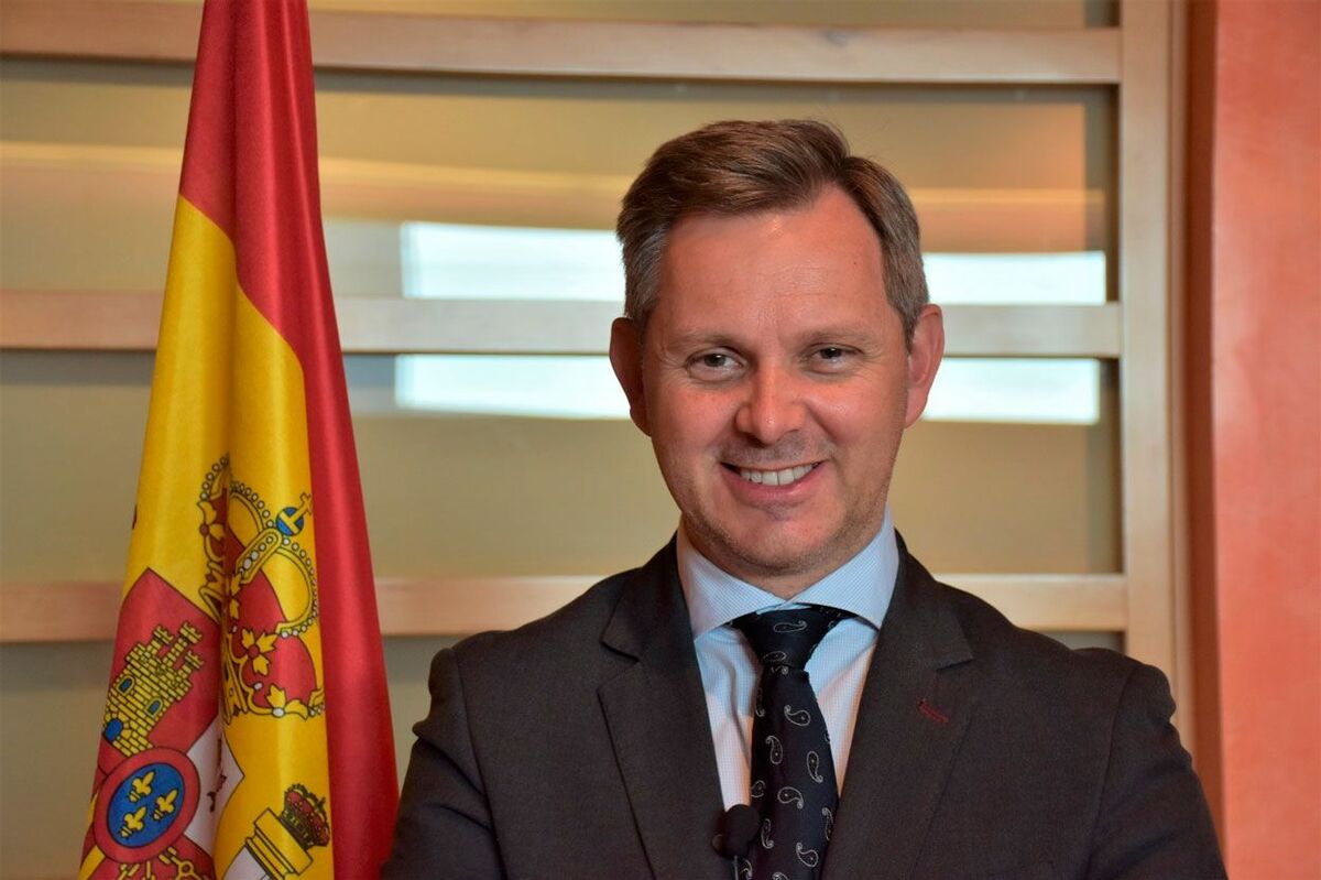El-ministro-de-Sanidad,-José-Miñones