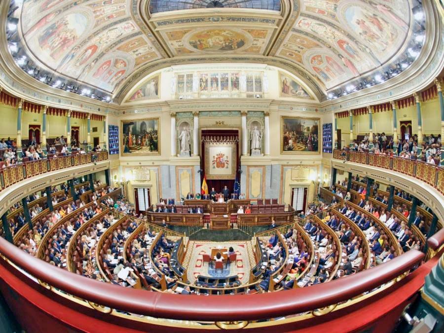Nuevo-Congreso-presiddio-por-Francina-Armengol