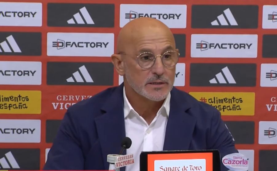 Luis de la Fuente pide perdón por sus aplausos a Rubiales en la Asamblea de la RFEF y rechaza dimitir