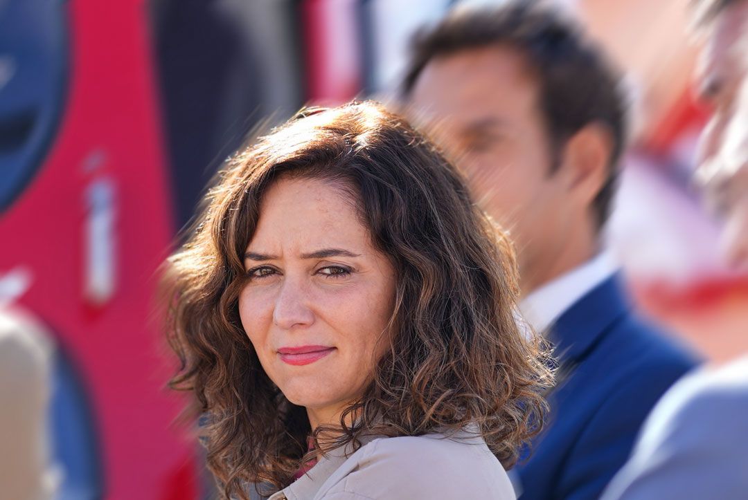 La paradoja de Ayuso: La retórica democrática frente a la práctica partidista-2