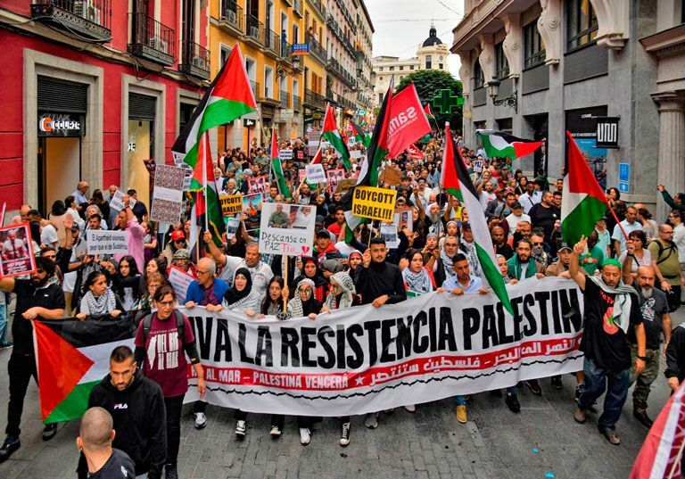 Decenas de miles de personas se manifiestan en Madrid en apoyo a Palestina, foto Agustín Millán