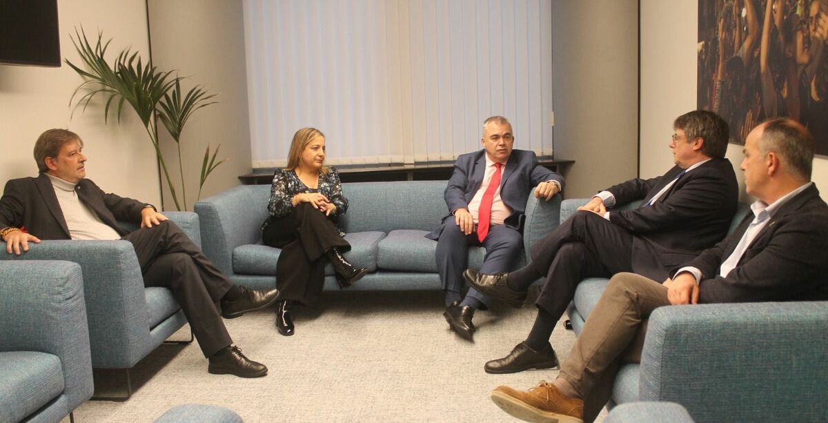 Santos Cerdán con Puigdemont negociando la amnistía en una imagen de archivo