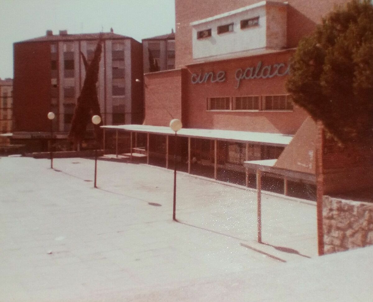 Imagen antiguo cine galaxia de La Elipa
