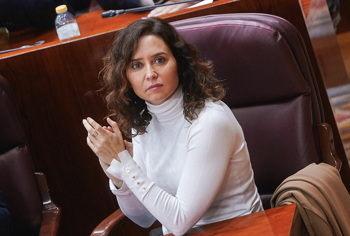 Ayuso Raíles 02