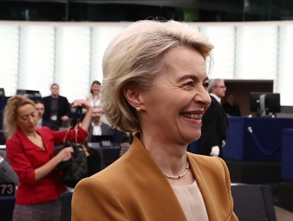 Europa suspende las contramedidas arancelarias y Von der Leyen insiste en aranceles mutuos "cero"