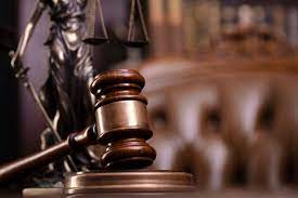 Cuando la Justicia se vuelve política, la crítica es un deber