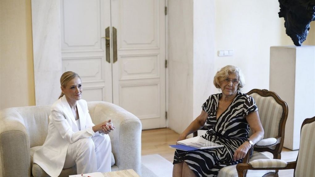 Cristina-Cifuentes-Manuela-Carmena_906819316_83932_1020x574