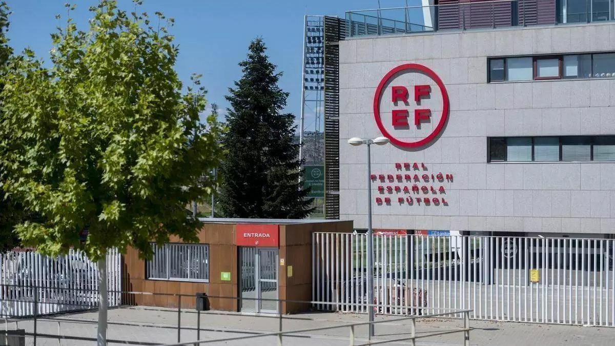 La Real Federación Española de Fútbol (RFEF), en Las Rozas (Madrid).