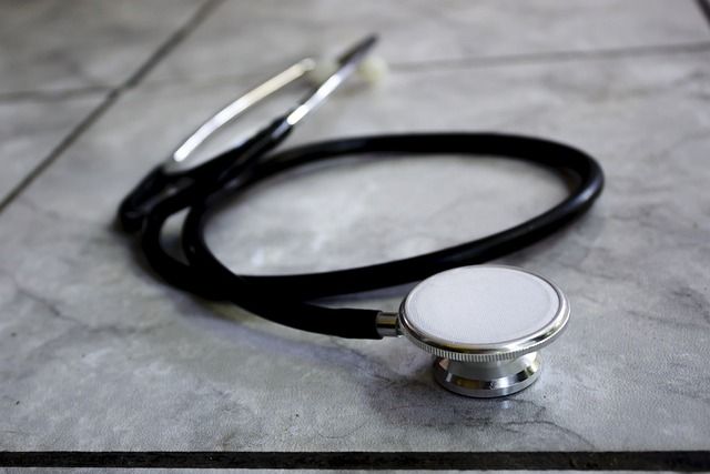 médico