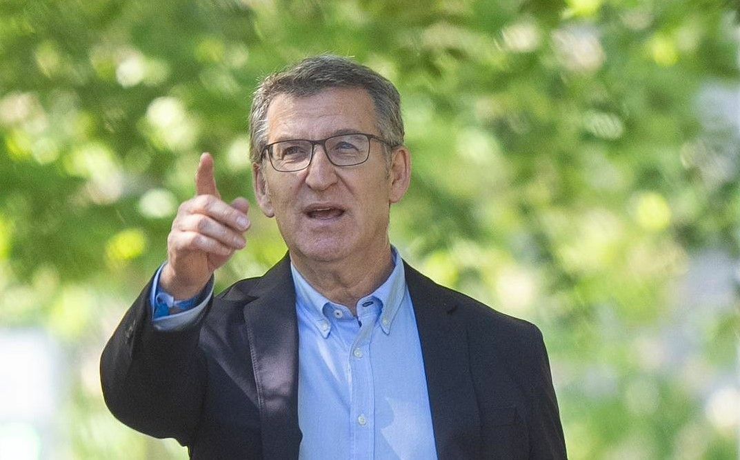 Feijóo pide ayuda a Europa para contener la inmigración que llega a Canarias