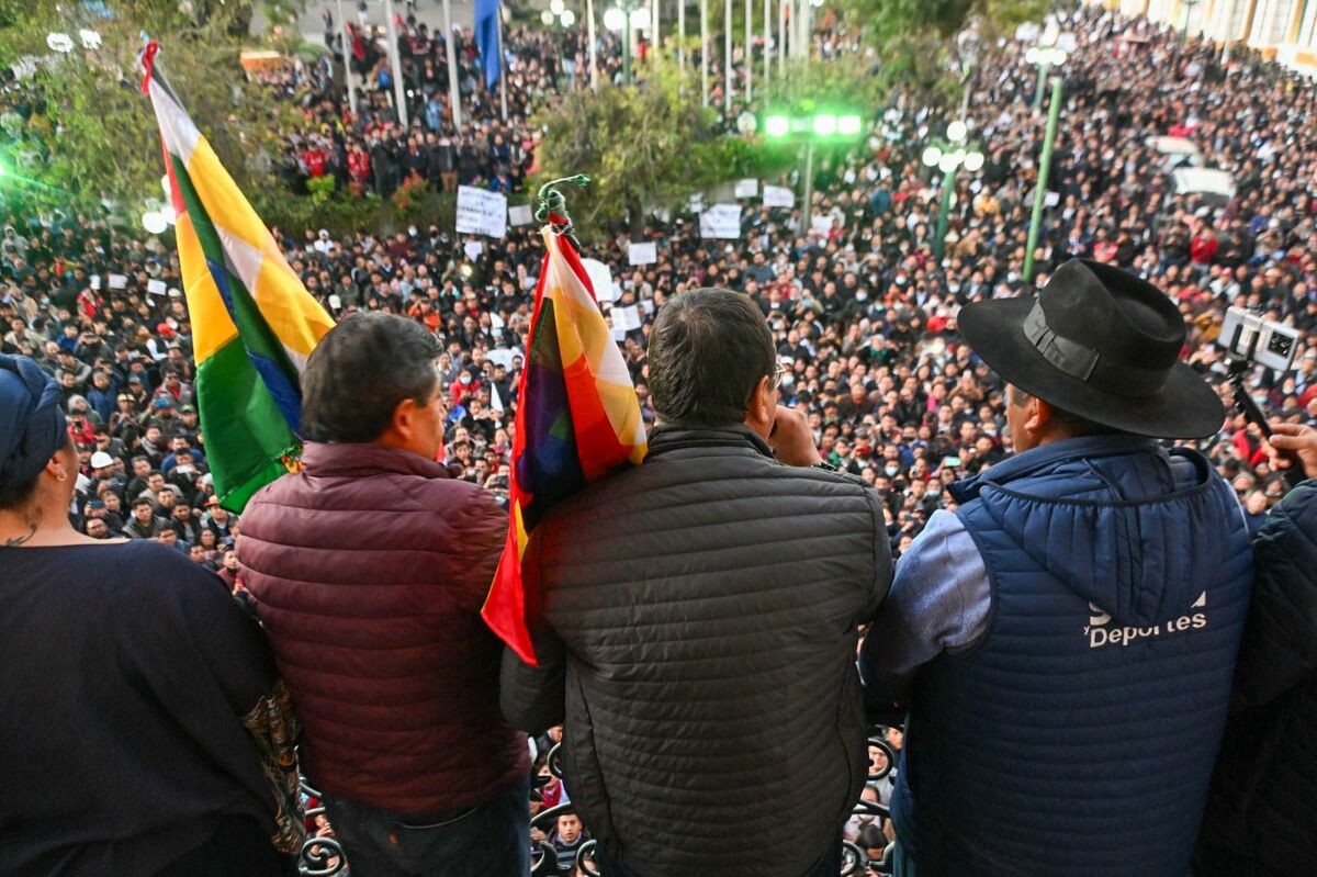 El presidente Luis Arce en el balcón del Palacio Quemado tras el fallido golpe