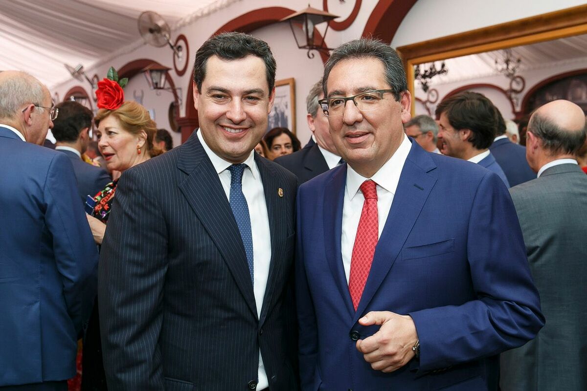 Pulido y Juanma Moreno PP solos