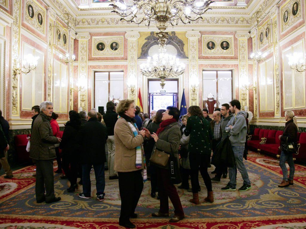 gente_visita_congreso