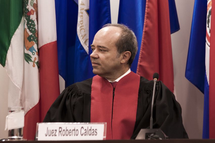 juiz_brasileiro_roberto_caldas_02