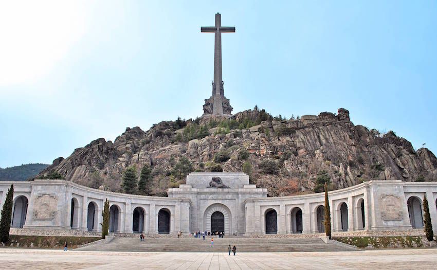 Valle_de_los_Caídos_San_Lorenzo_de_El_Escorial_02.jpg