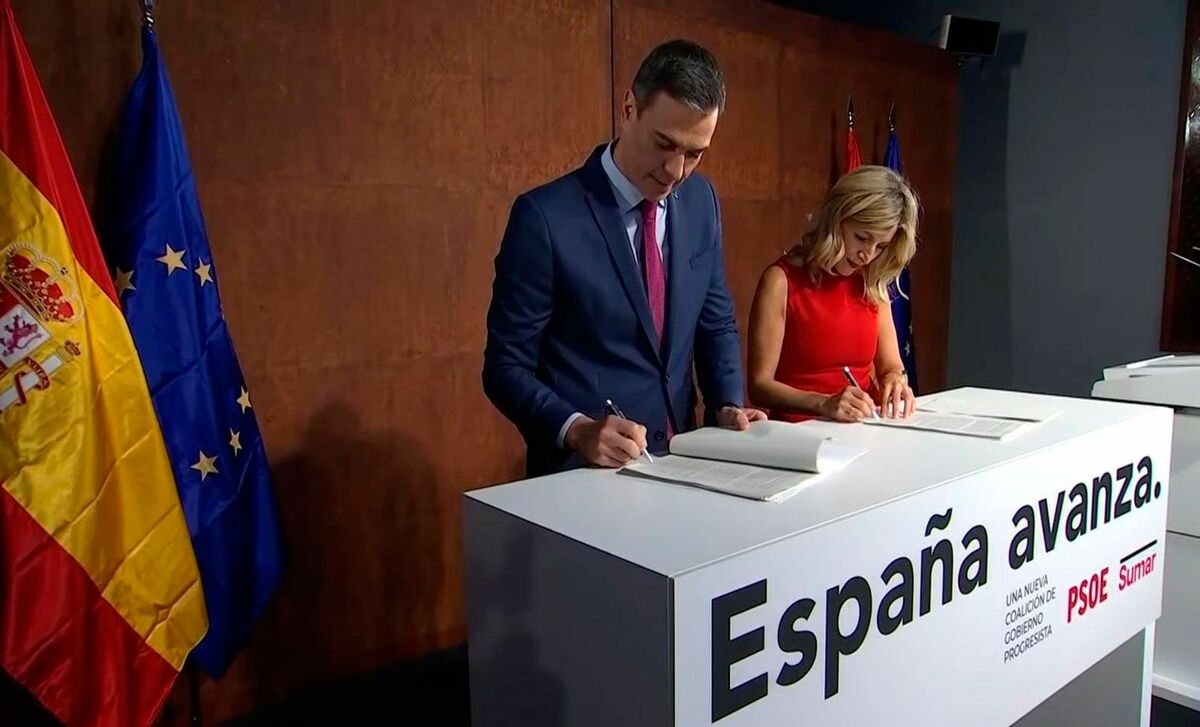 Pedro Sánchez firma su acuerdo de gobierno con Yolanda Díaz de Sumar para “consolidar las reformas de los últimos años”