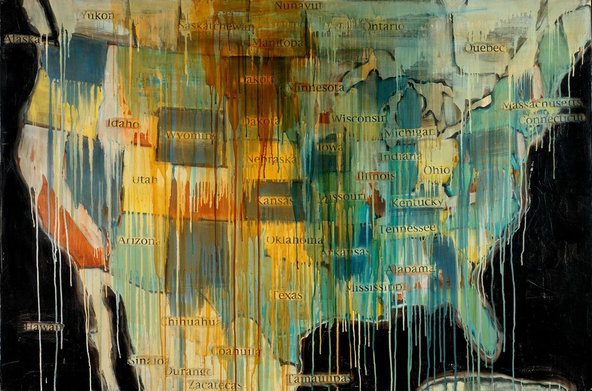 Jaune Quick-to-See Smith, State Names Map I, 2000. Óleo, acrílico y papel sobre lienzo, 48 × 72 pulgadas (121,9 × 182,9 cm). Museo Smithsonian de Arte Americano, Washington, DC; donación de Elizabeth Ann Dugan y compra del museo. © Jaune Quick-to-See Smith. Fotografía cortesía del artista y Garth Greenan Gallery, Nueva York.